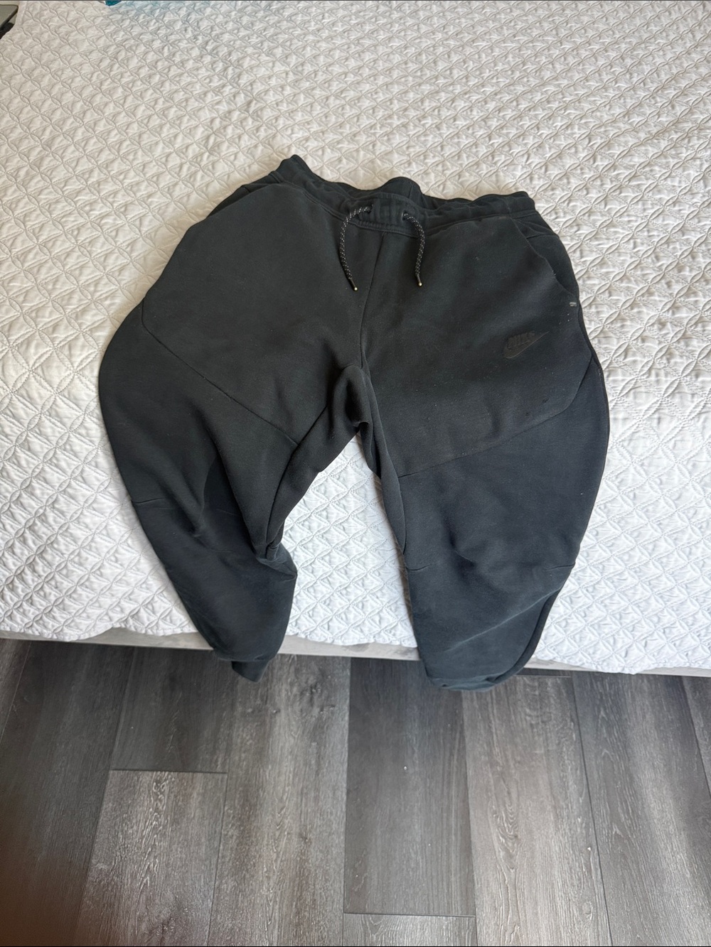 Nike Black Slim Fit Jogger Pants - Picture 2 of 4